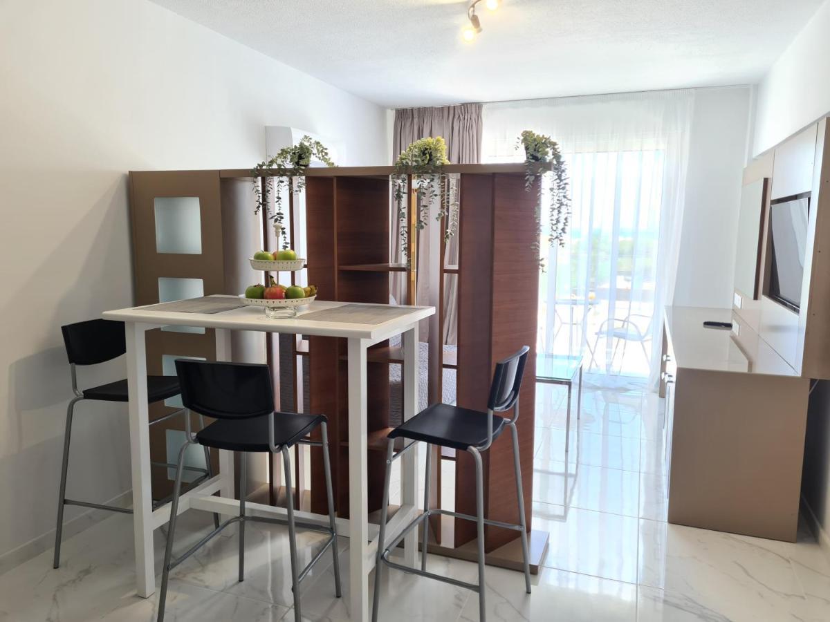 Fotoxenia Luxury Apts Paralimni Luaran gambar