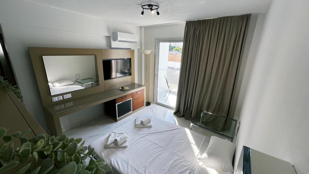 Fotoxenia Luxury Apts Paralimni Luaran gambar